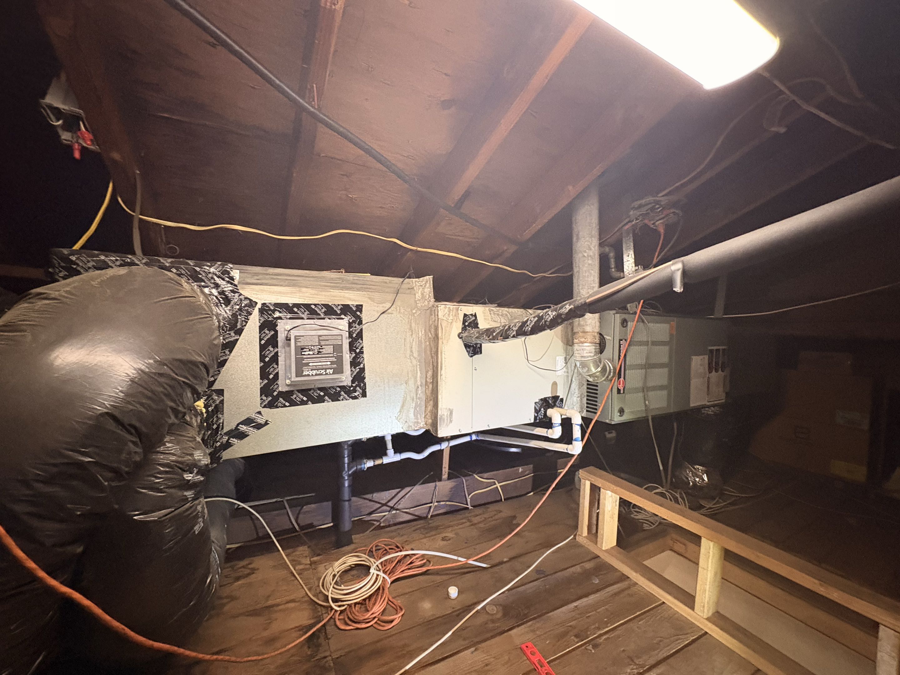 Emergence call ceiling falling off wet dry wall. Rheem suplir system. Perform inspection Missing emergency drain pan, float switch, not level properly. 