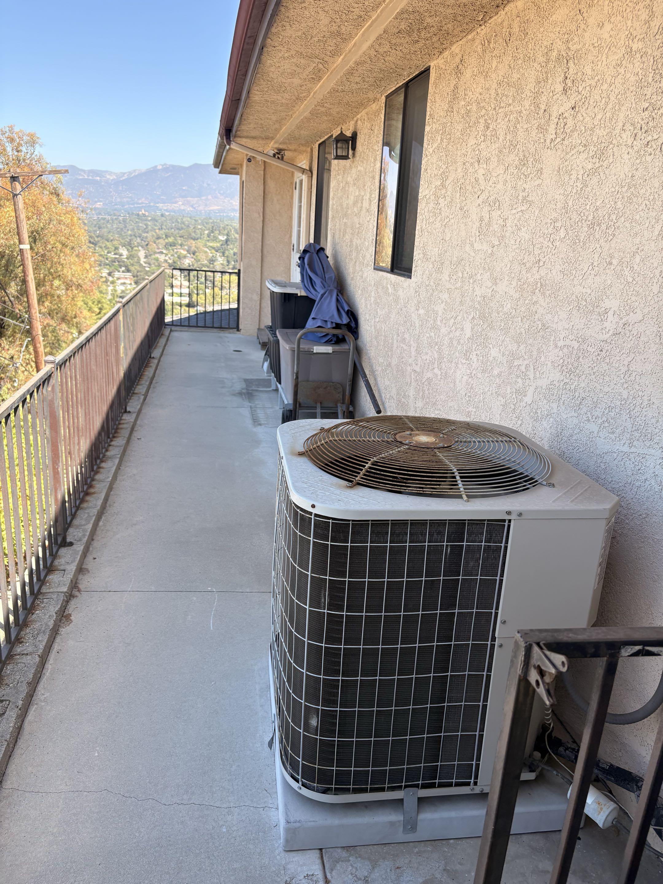 Service call. Payne condenser unit. Not cooling properly. R-22 refrigerant type. Perform analysis 