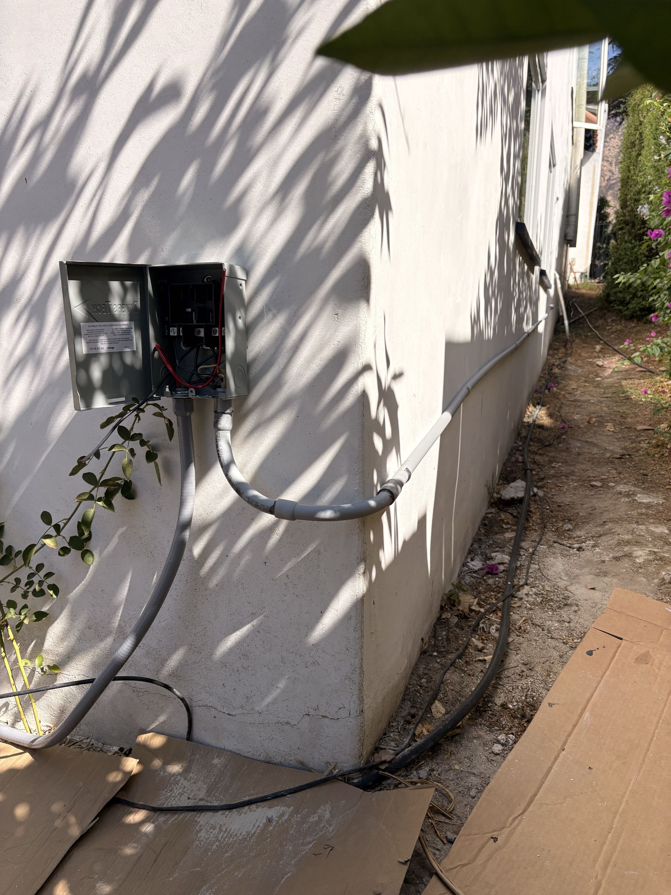 Service call. GREE Minisplit rewire correctly up to code. New electrical conduit weather proof. disconnect fuse box. 