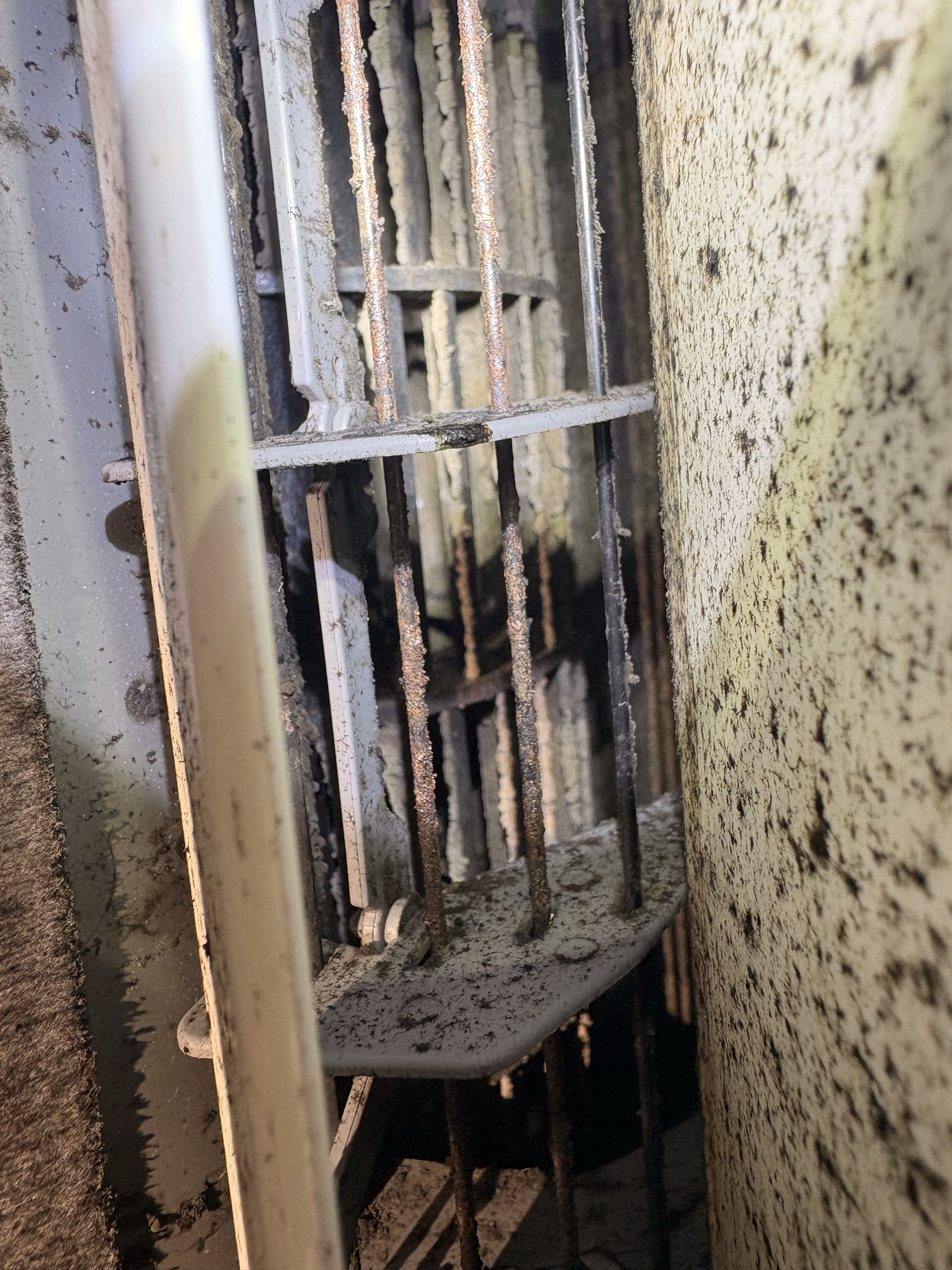 Service call. Fujitsu mini split dirty. Perform  deep cleaning system. 