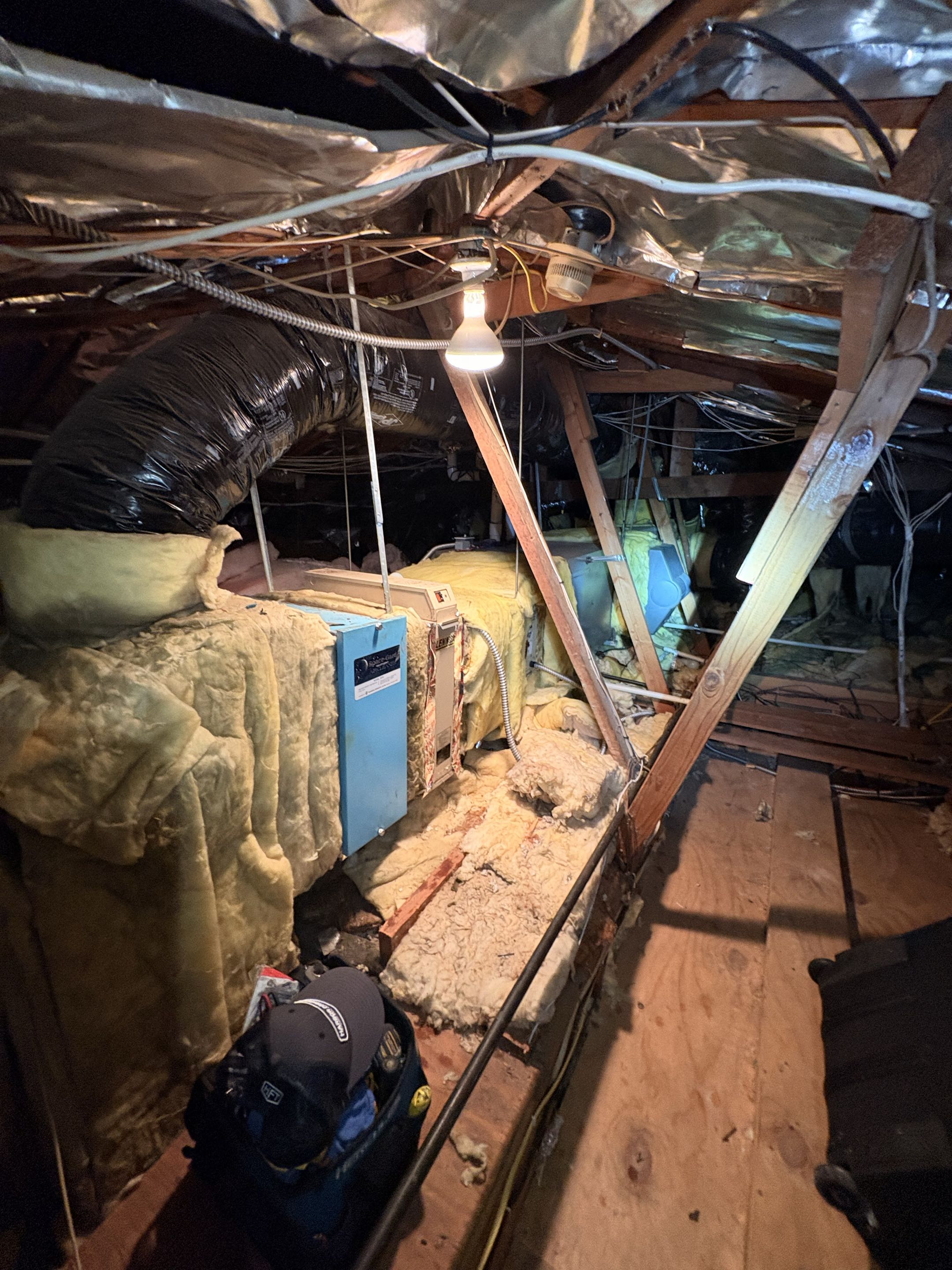 Service call. Goodman high efficiency. Air leaks complain. Not cooling. Perform troubleshooting. 