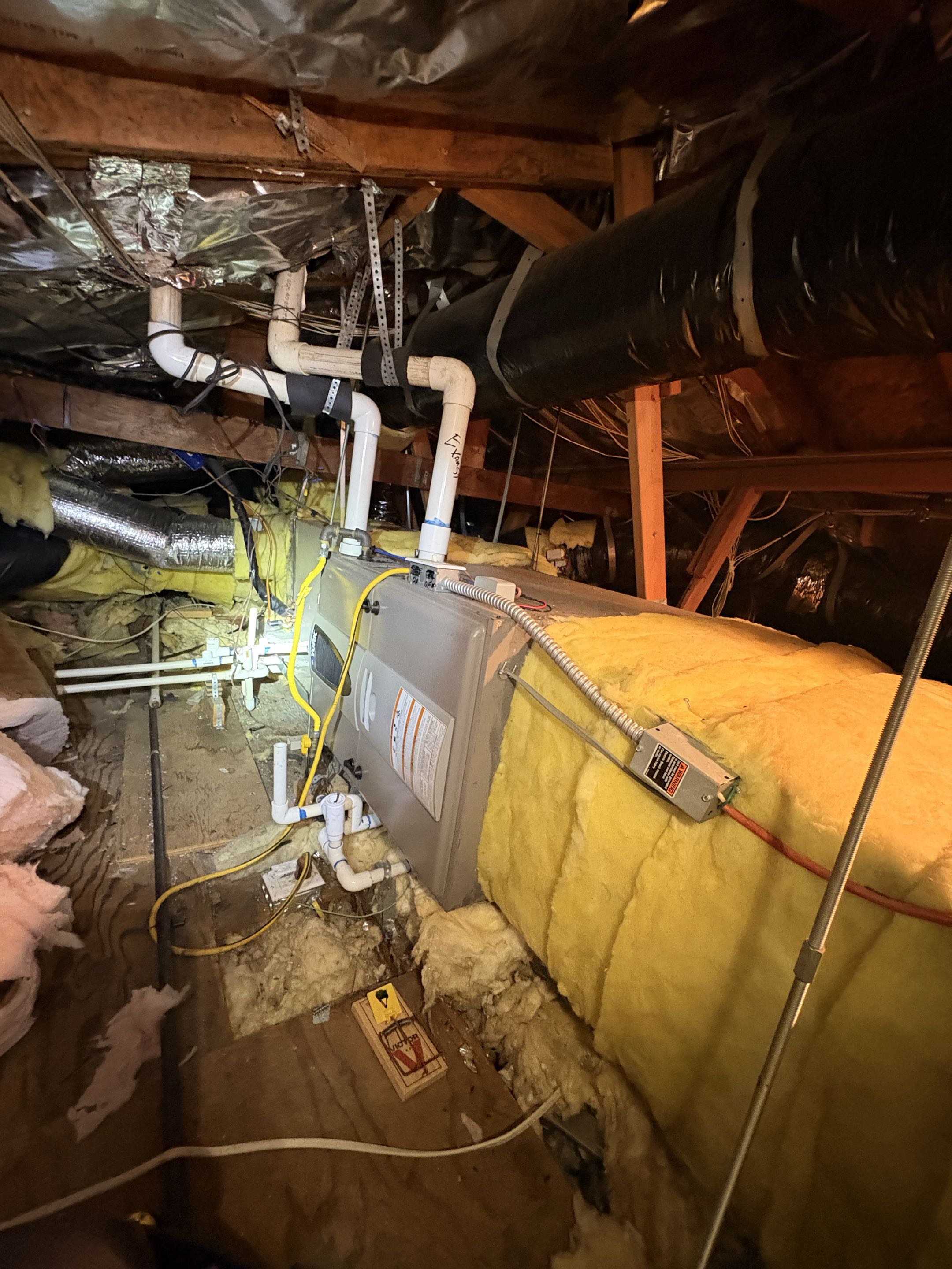 Service call. Goodman high efficiency. Air leaks complain. Not cooling. Perform troubleshooting. 