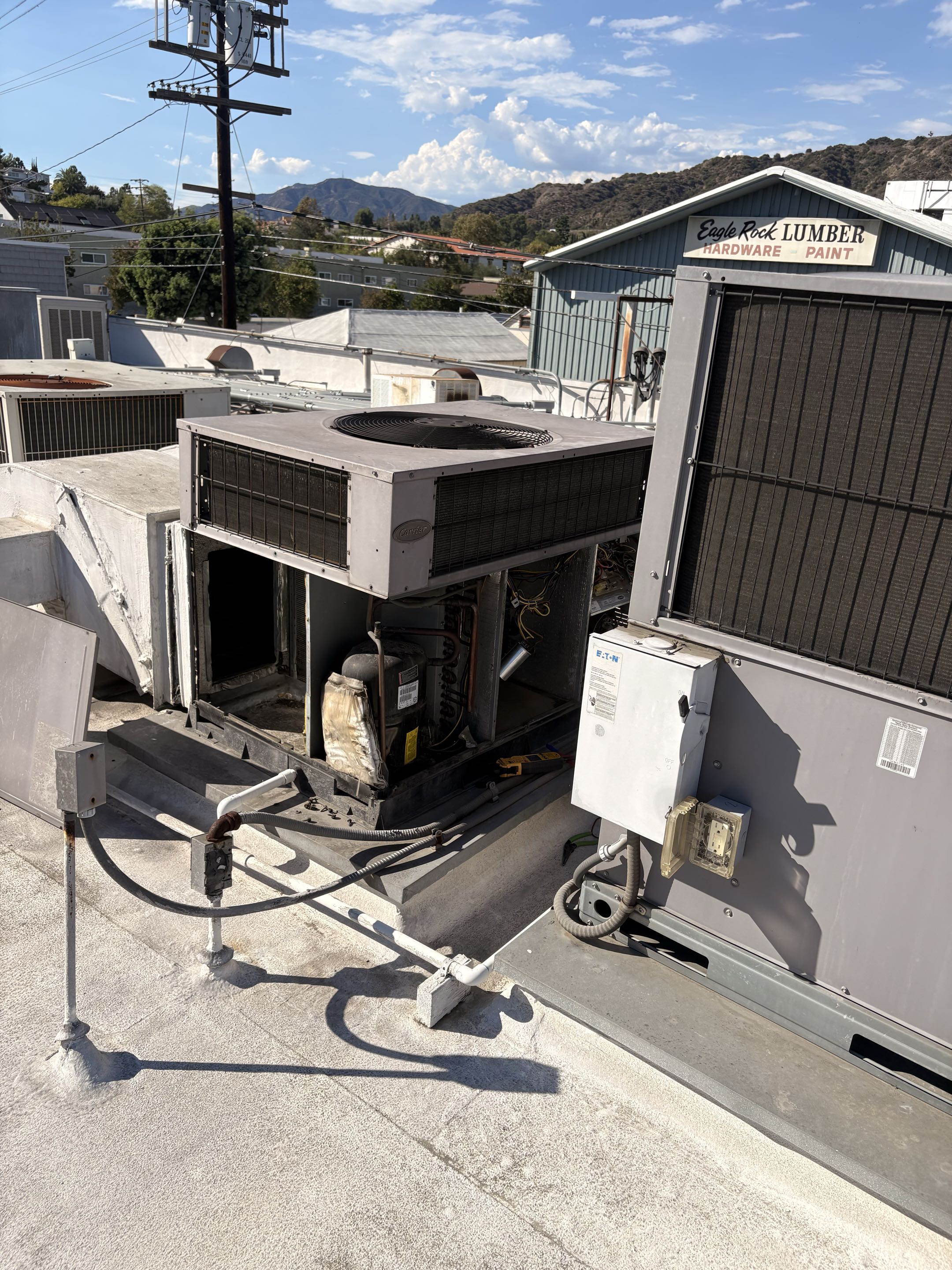 Preventive maintenance. Commercial application. Carrier gas / electric package unit. Perform service 