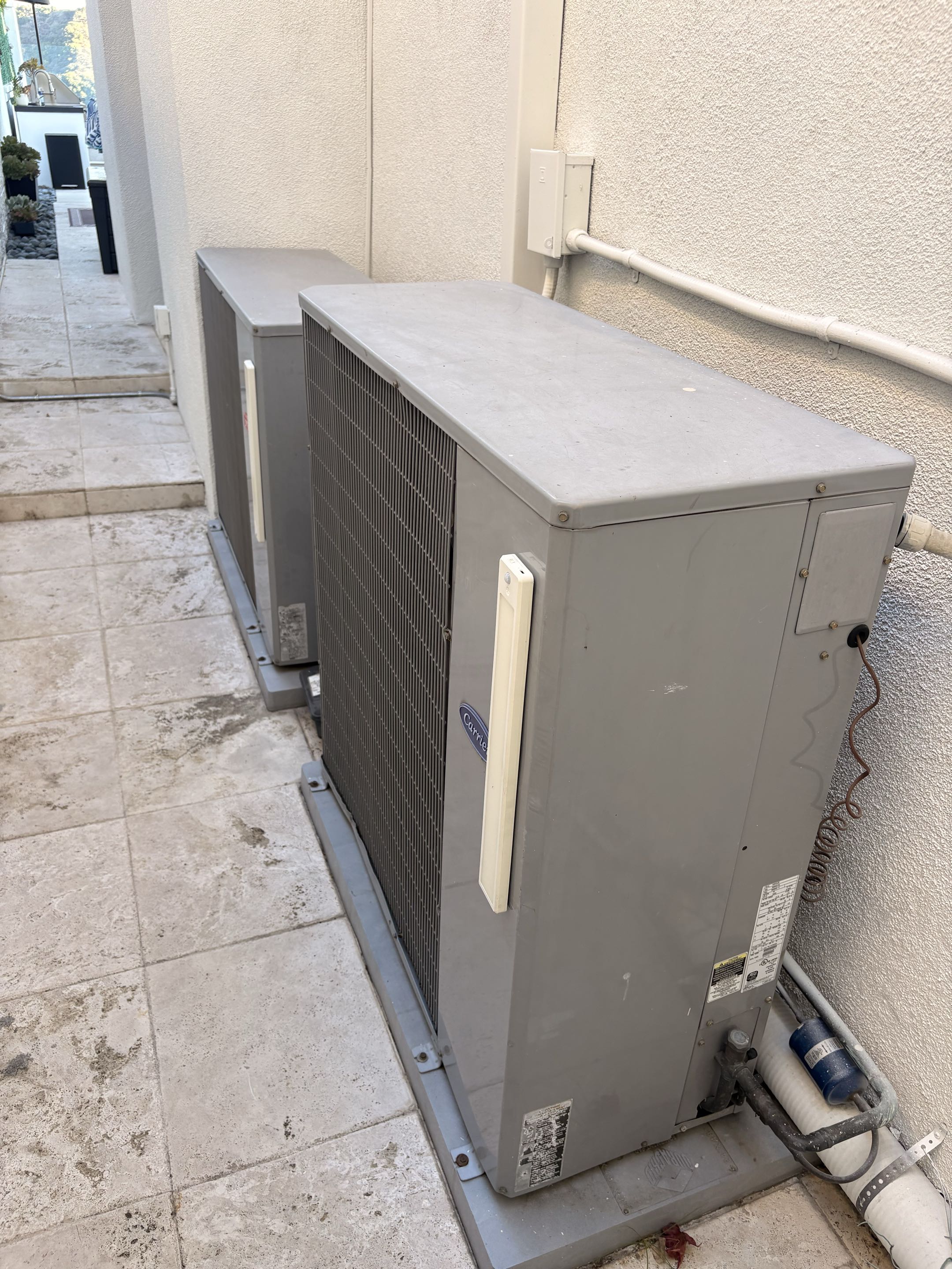 Residential. Service call. No cool. Carrier and Lennox furnace split system. Mix components. Perform diagnostic issues. 