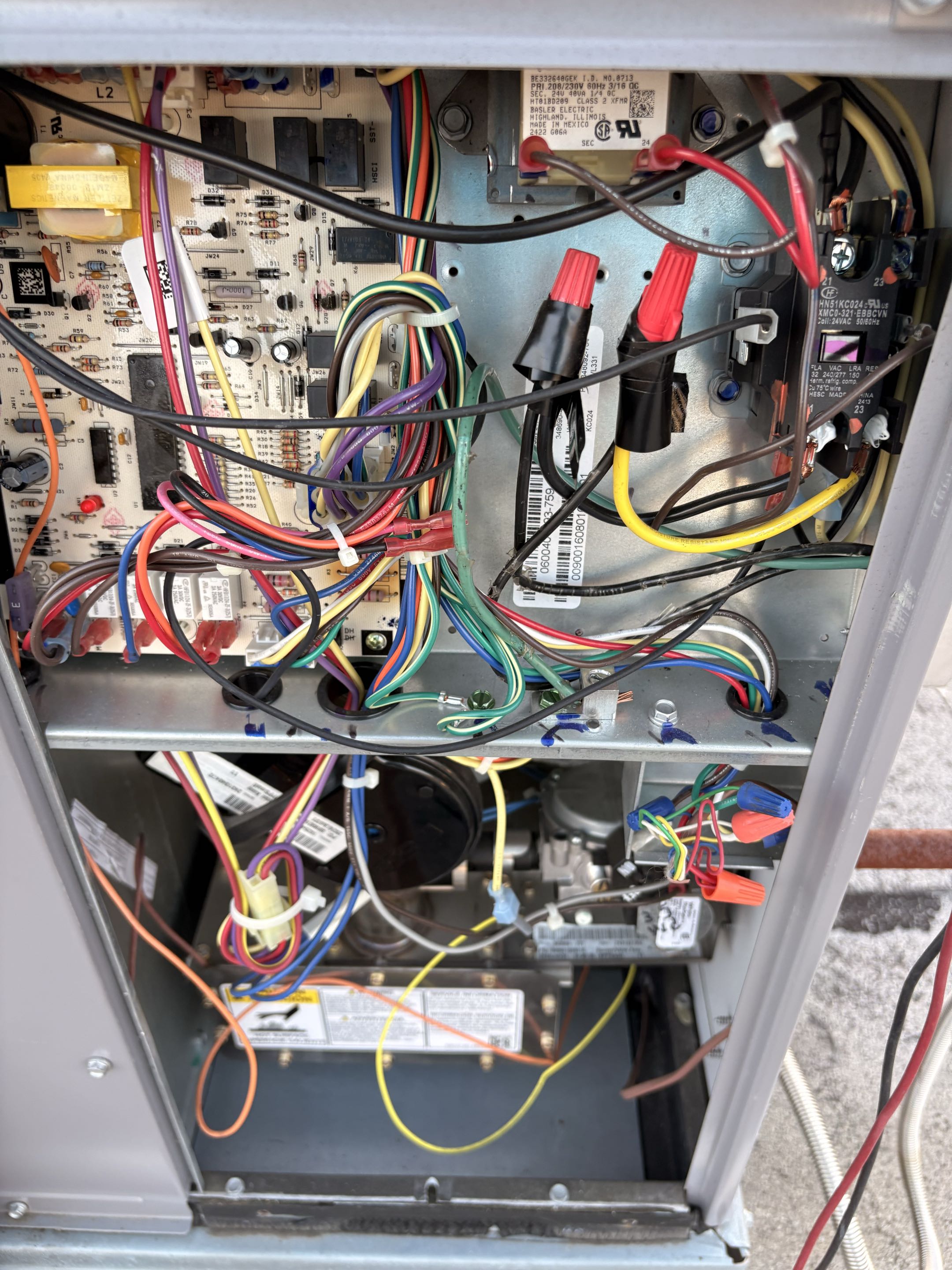 Carrier package unit. Not cooling inside commercial building. 3-phase electrical package unit. 
