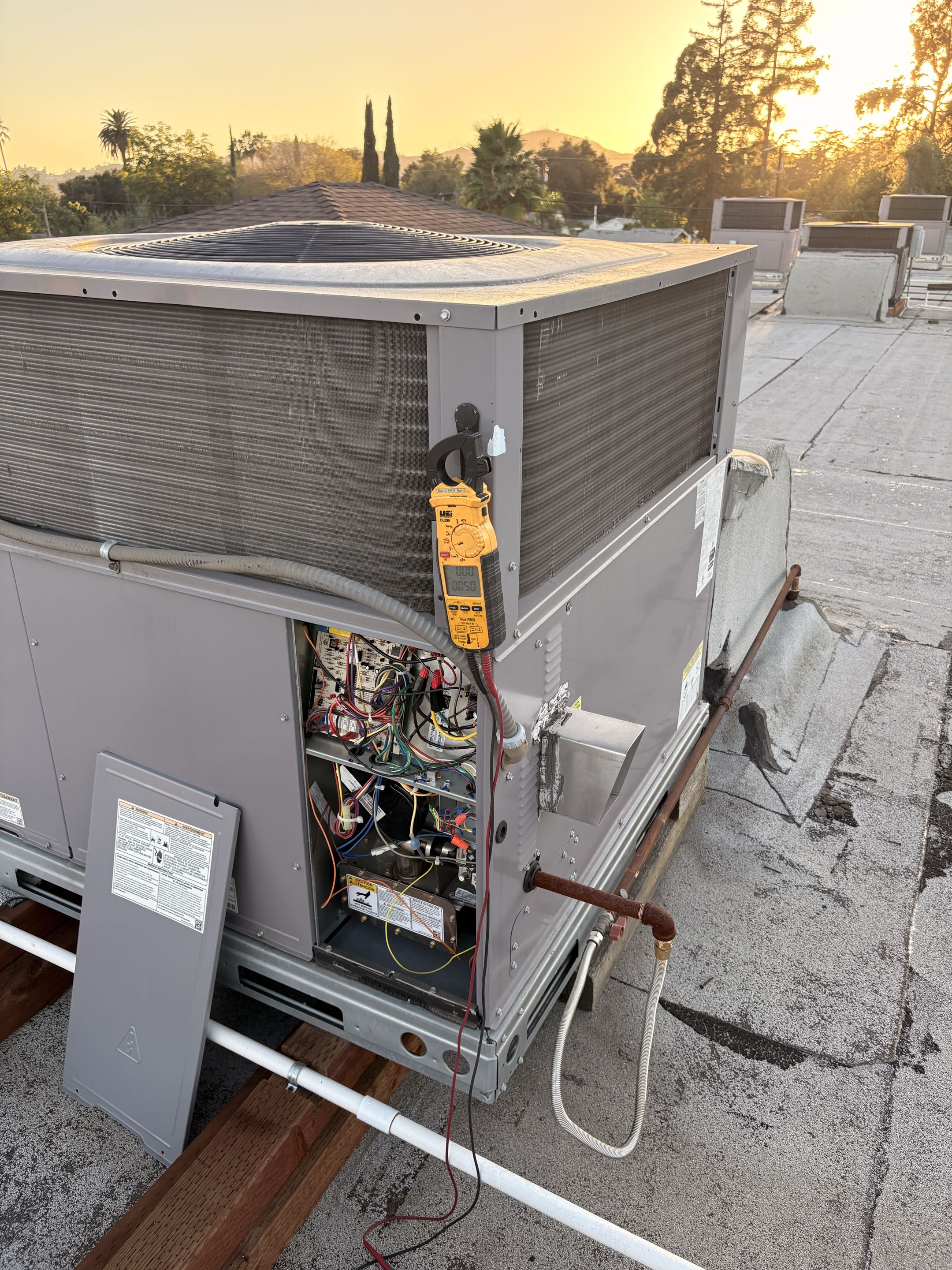 Carrier package unit. Not cooling inside commercial building. 3-phase electrical package unit. 