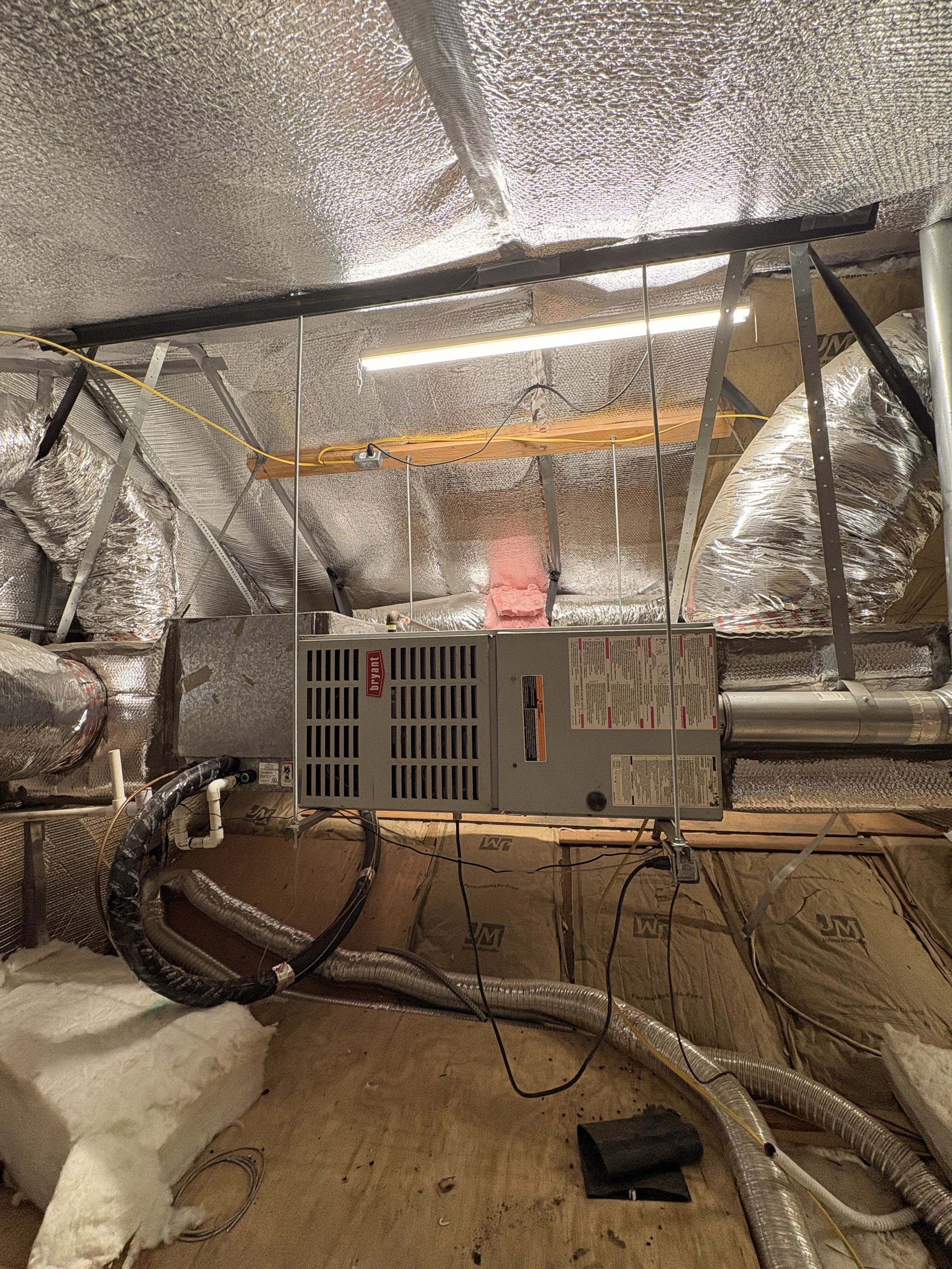 Real state Realtor HVAC system inspection. Bryant, GOODMAN R410-A refrigerant type