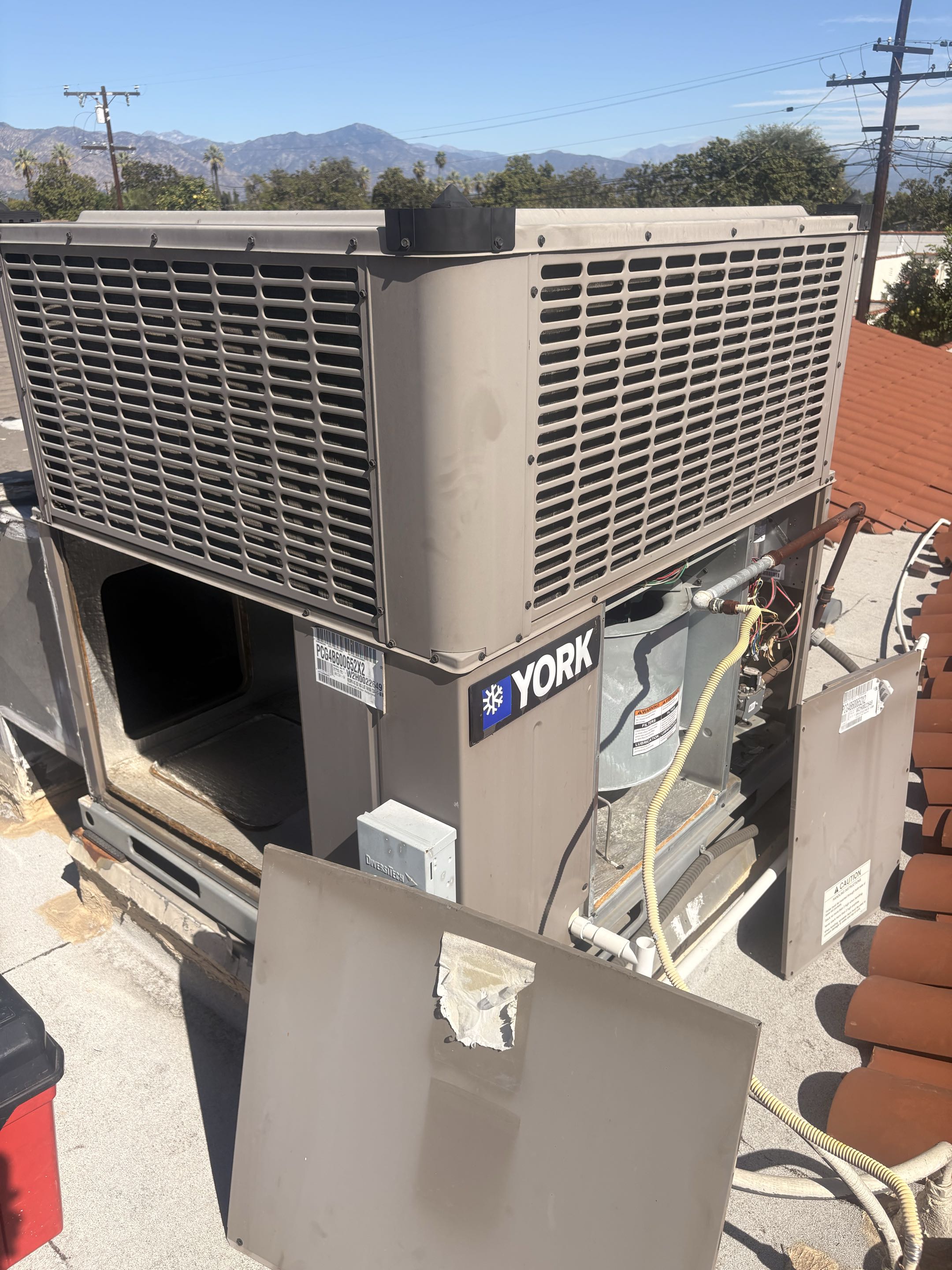 Residential. York package unit rooftop. Perform service maintenance deep cleaning indoor coil. 