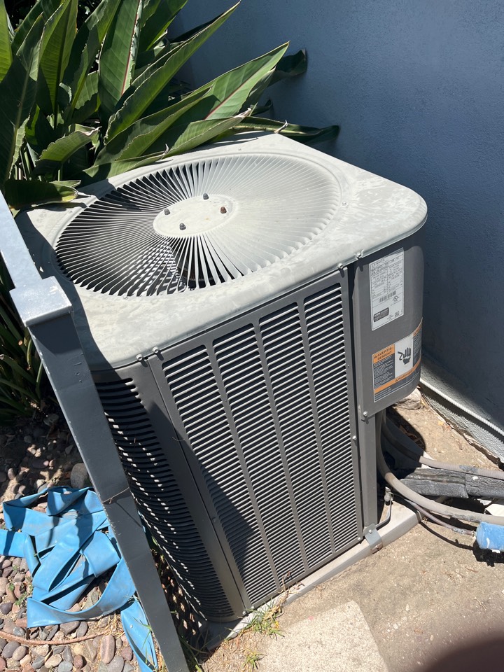Cooling maintenance for 4 ton split  gas Lennox system in Burbank.