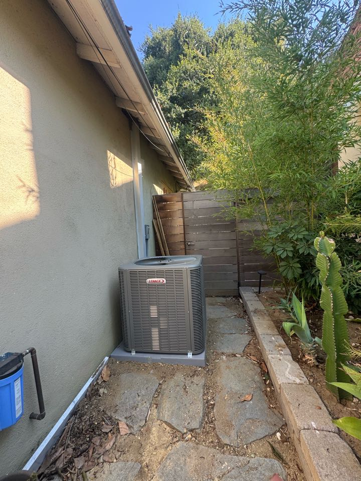 Just other day with happy customers with there brand new heat pump system 🤩😁👏🏽In the city of South Pasadena 😍