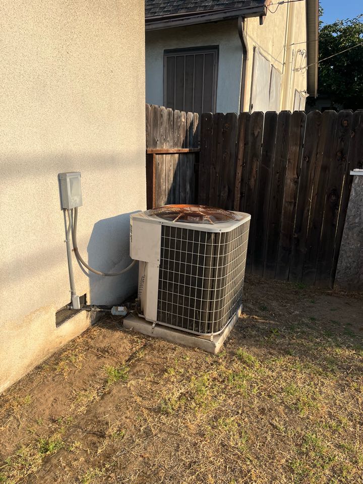 Changing out this split system here in Alhambra 