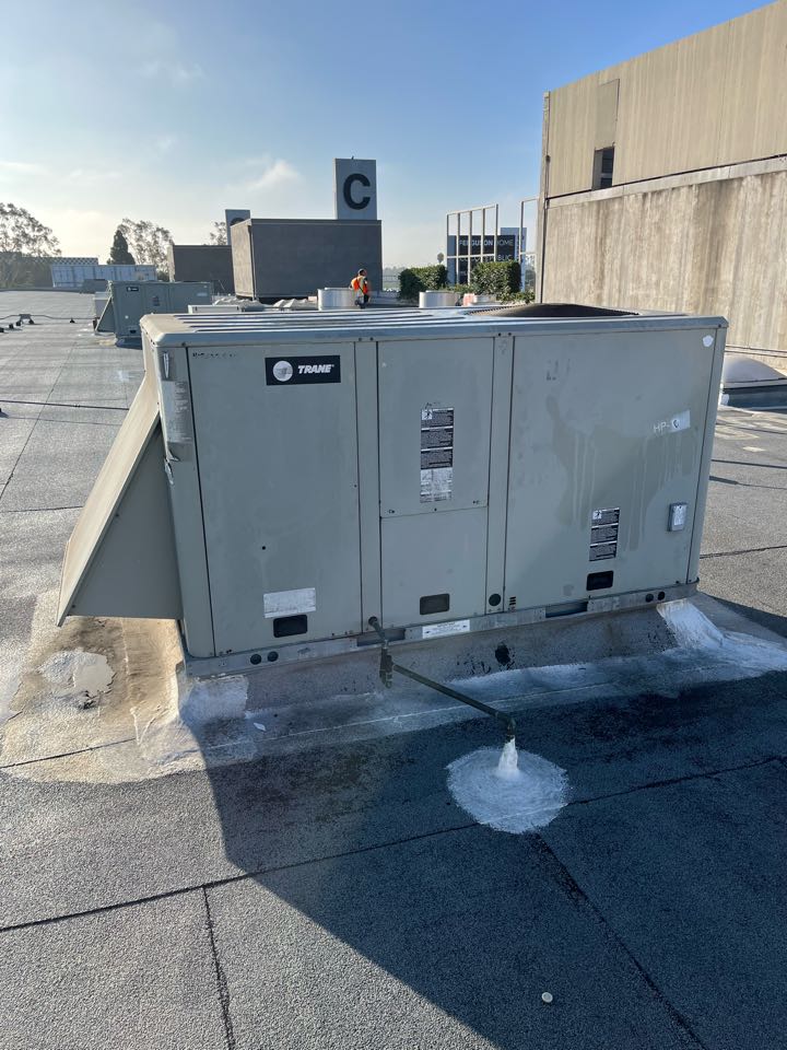 Going to be changing out this 10 ton package unit on a Comercial building here in Costa Mesa 