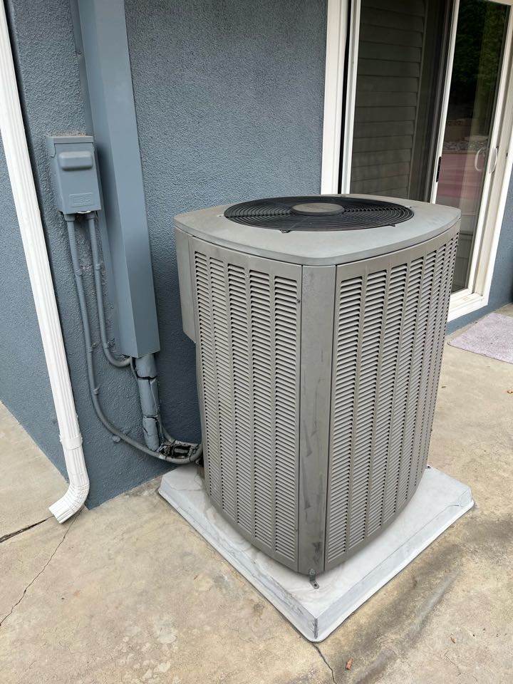 Going to be changing out this gas split system to a heat pump here in Montebello 