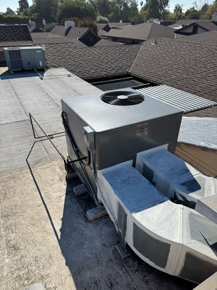 Just another happy customer     😁🤩         successful change out of package unit in city of Alhambra 👏🏽👍🏽