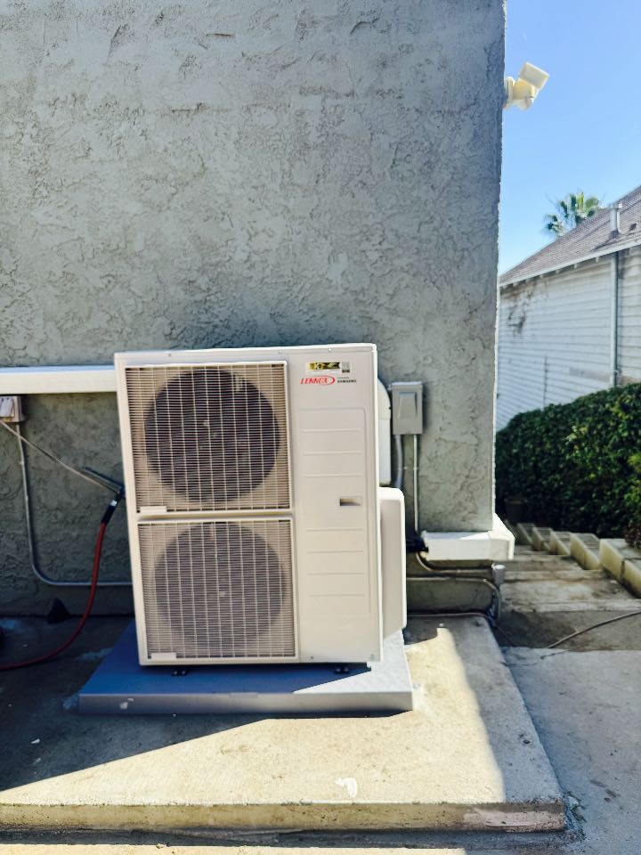 Need of heating or cooling 🤩😍 Call us @ PRECISE AIR SYSTEM for any quotes or questions. 👏🏽👍🏽This heat pump condenser change out for customers here in Silver lake neighborhood 🤩😍