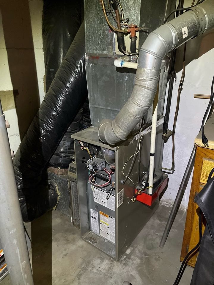 Going to be removing and replacing this split system with all new ducting here in Alhambra 