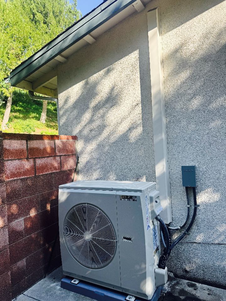 Monterey Park, CA - New swap out system of Slim condenser carrier for this lovely family in the city of Monterey Park🤩🤩🤩 Monterey Park, CA - New swap out system of Slim condenser carrier for this lovely family in the city of Monterey Park🤩🤩🤩