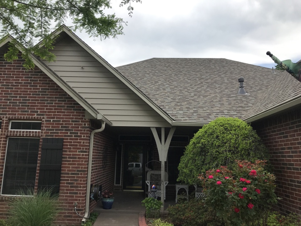 Broken Arrow, OK - KGuard Leaf and Debris free gutter with Craneboard D7 Siding Broken Arrow, OK - KGuard Leaf and Debris free gutter with Craneboard D7 Siding