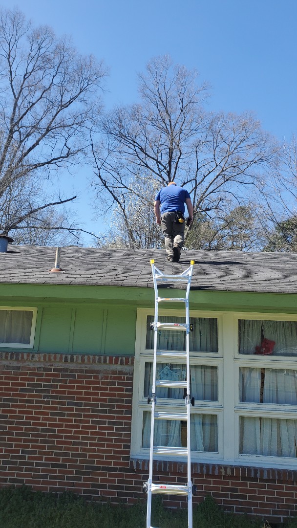 Doing a roof inspection in Irondale after the recent storm! 
#5StarRoofing