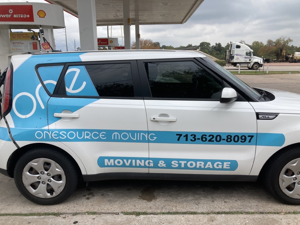Sugar Land, TX - Meeting with movers in Sugar land off main. Close the imperial refinery Sugar Land, TX - Meeting with movers in Sugar land off main. Close the imperial refinery