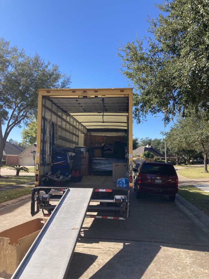 Richmond, TX - In Richmond texas moving a residential home Richmond, TX - In Richmond texas moving a residential home