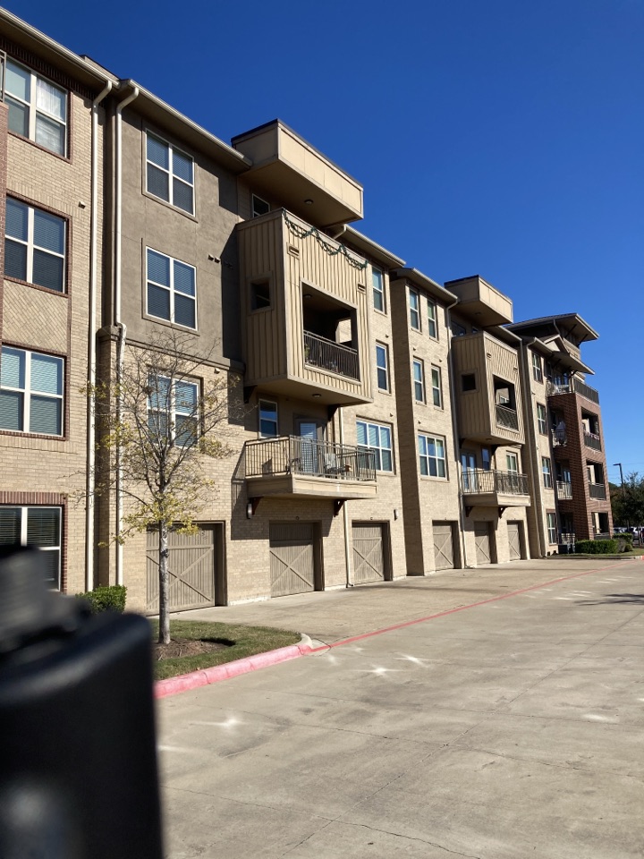 Sugar Land, TX - Moving client into brooks senior living Sugar Land, TX - Moving client into brooks senior living