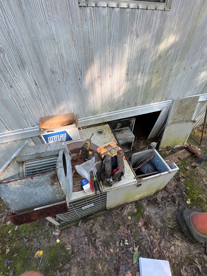 Blower motor change out on a package unit in walker la 