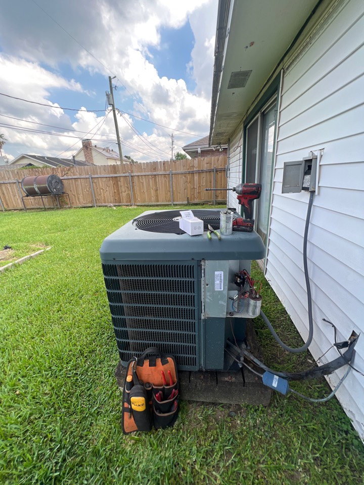 Serving this Goodman ac unit for not cooling 