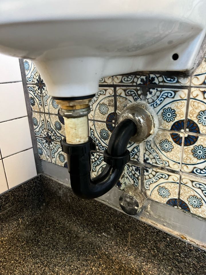 Plumber Needed. Replace lavatory drain. Old town. 