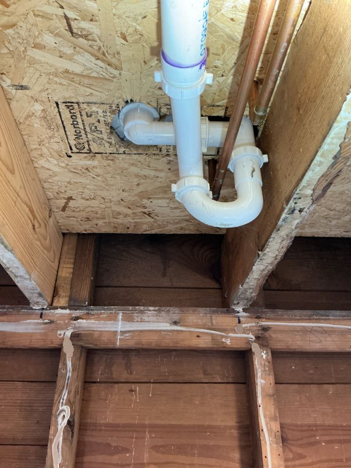 Estimate to stop leak and replace tub drain assembly in Mt. Clemens