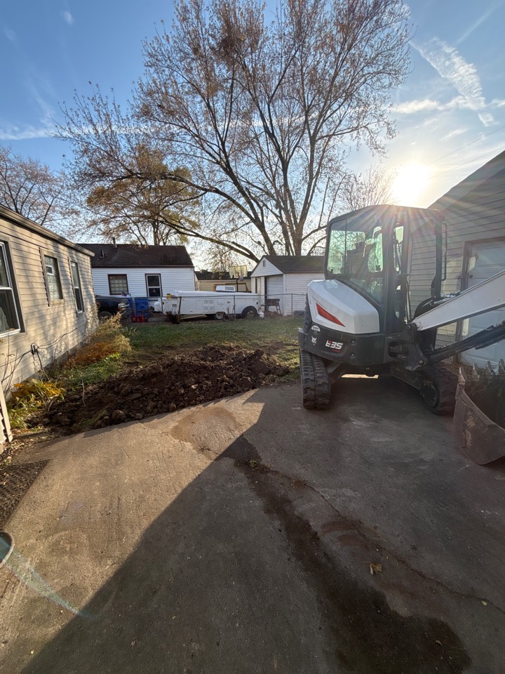 Sewer excavation in Warren. 
