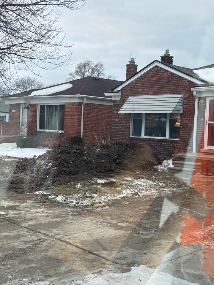 Dug up and replace sewer line in Saint Clair Shores