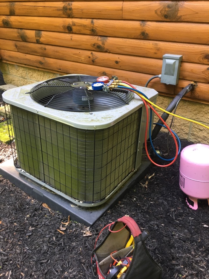 Bryant ac repair compressor contractor service and clean. Check Freon r 410a