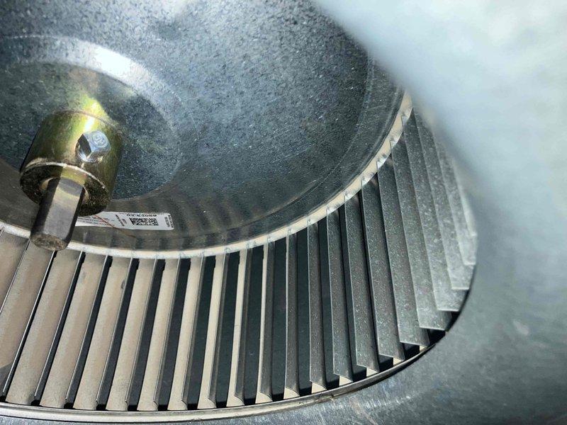 Completed comprehensive heat inspection as part of prepaid maintenance plan. Performed combustion analysis using digital analyzer, recording oxygen levels, carbon monoxide at 18°F, carbon dioxide at 8.4%, and temperature readings including T2 at 117.3°F. Inspected blower wheel assembly and housing, noting normal dust accumulation on blades and interior surfaces with all components properly secured and functional.