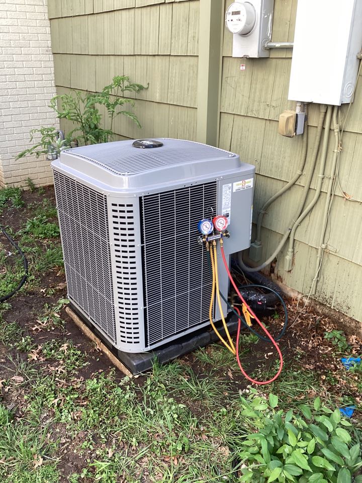 Just preformed a A/C cool maintenance! This includes cleaning the outdoor coil, inspection of the indoor unit, checking for any oil leaks and more! We inspect your whole system to ensure the proper functionality and performance. We want to make sure you’re prepared for those hot summer days ☀️