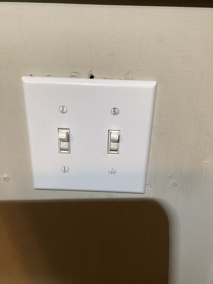 Fix a junction wire and replaced a shorted receptacle 