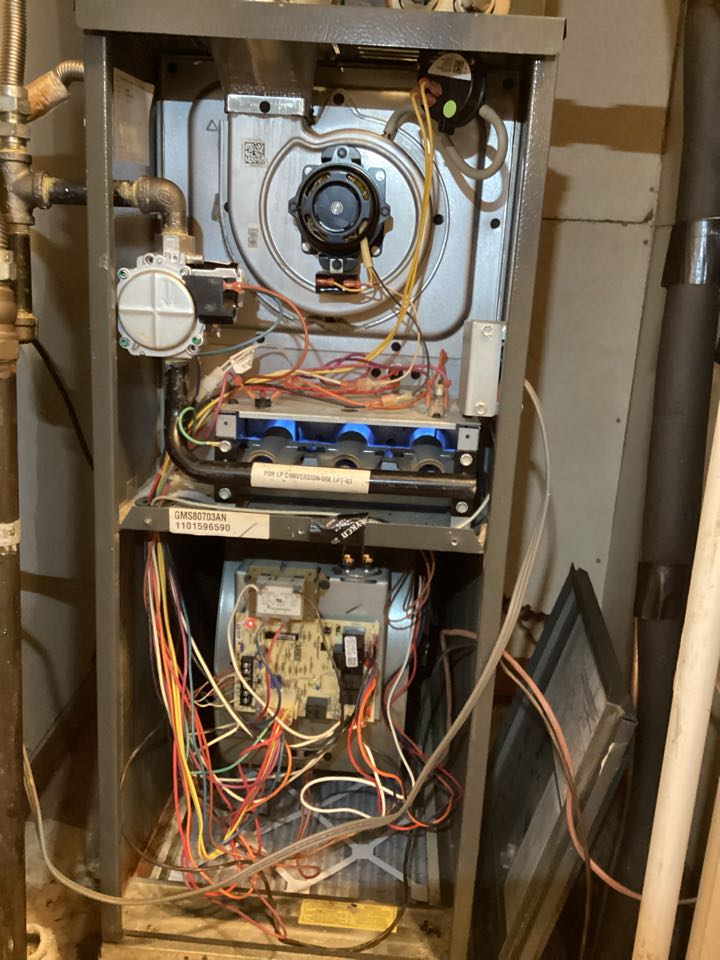 Furnace was not working, replaced the gas valve and circuit board, now working good 