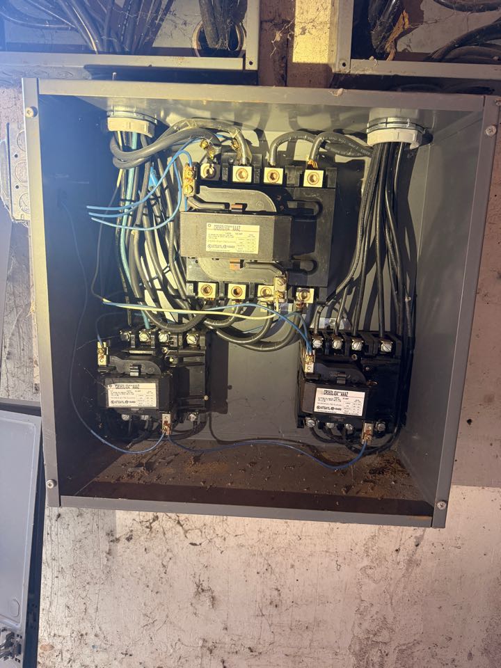 Verifying  voltage and amps for baseball pole lights