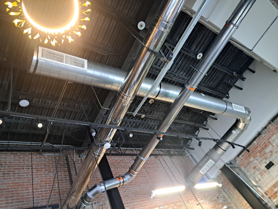 Reconnecting metal duct work 