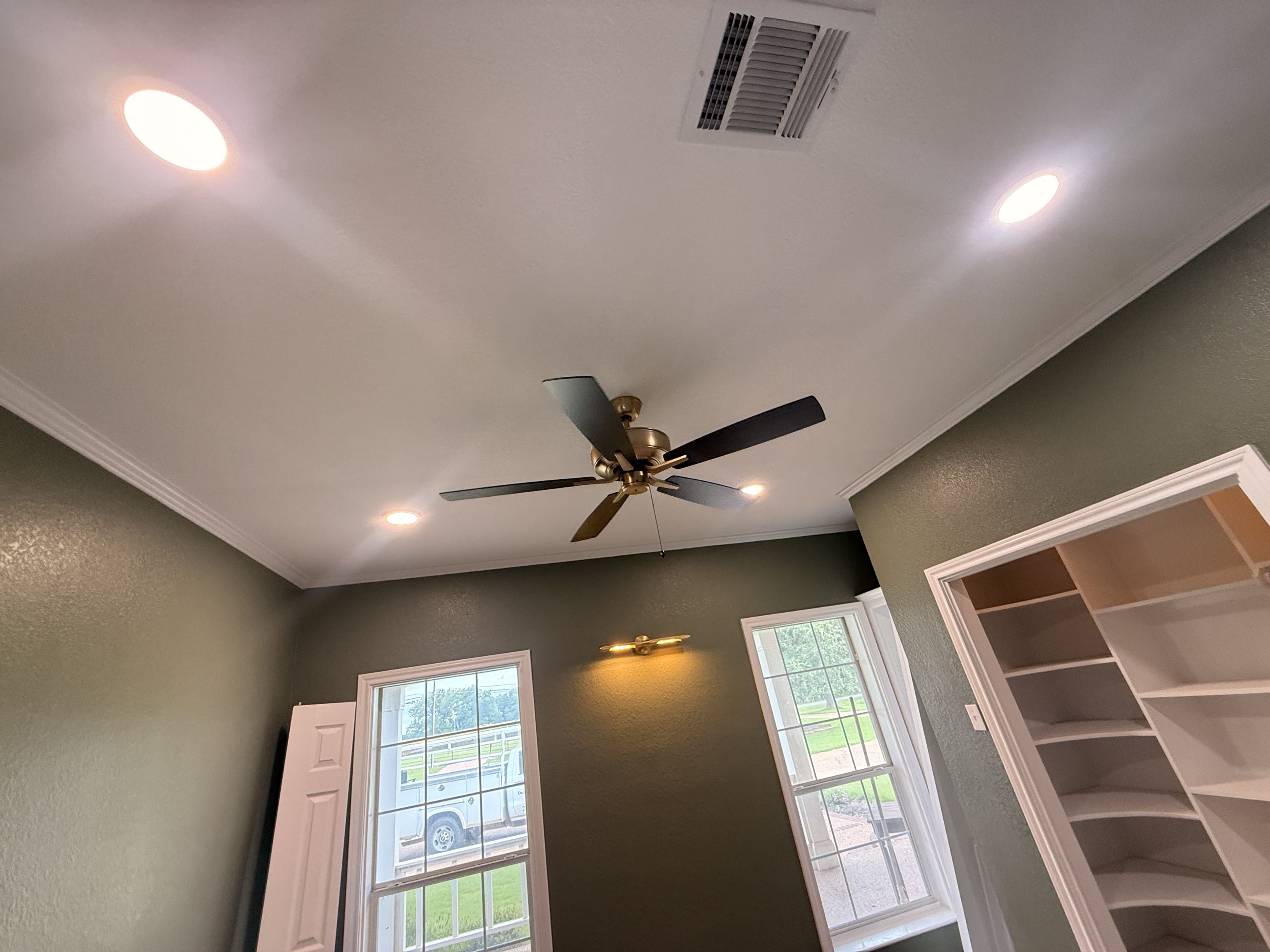Installed light fixtures, fans and exhaust fan 