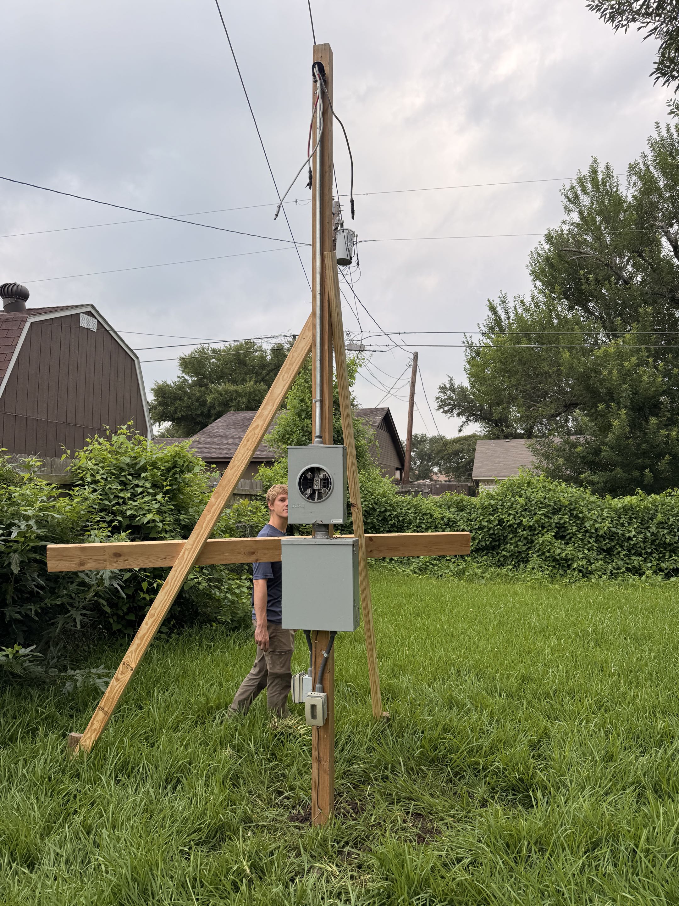 Electrician Needed: temporary electric pole set