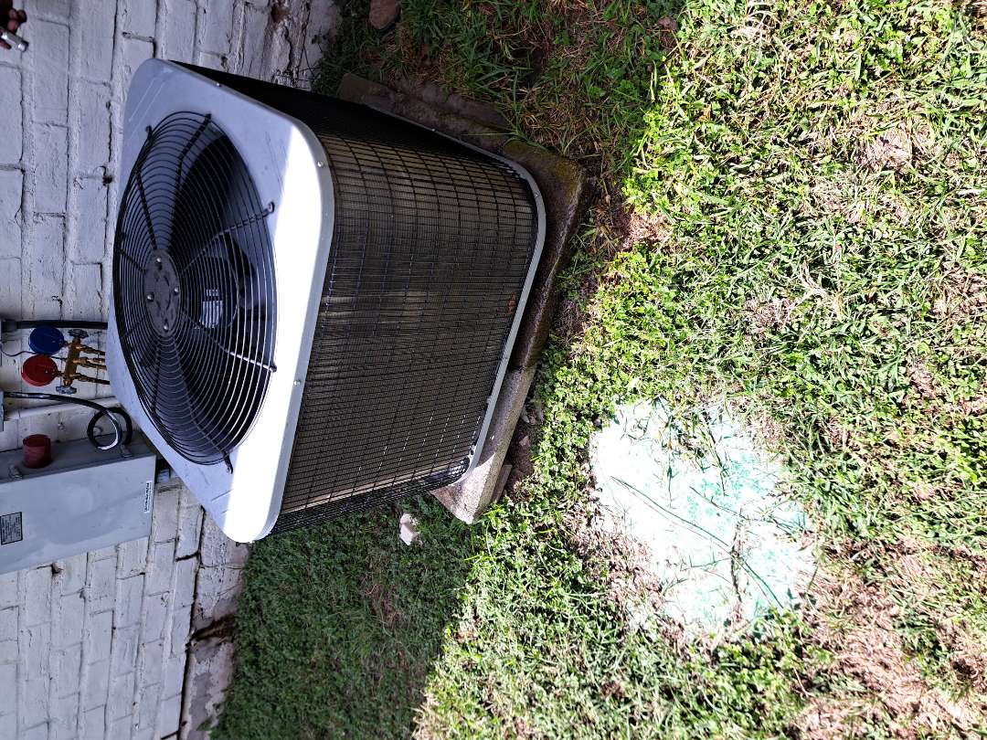 Checking pressures and washing outdoor unit 