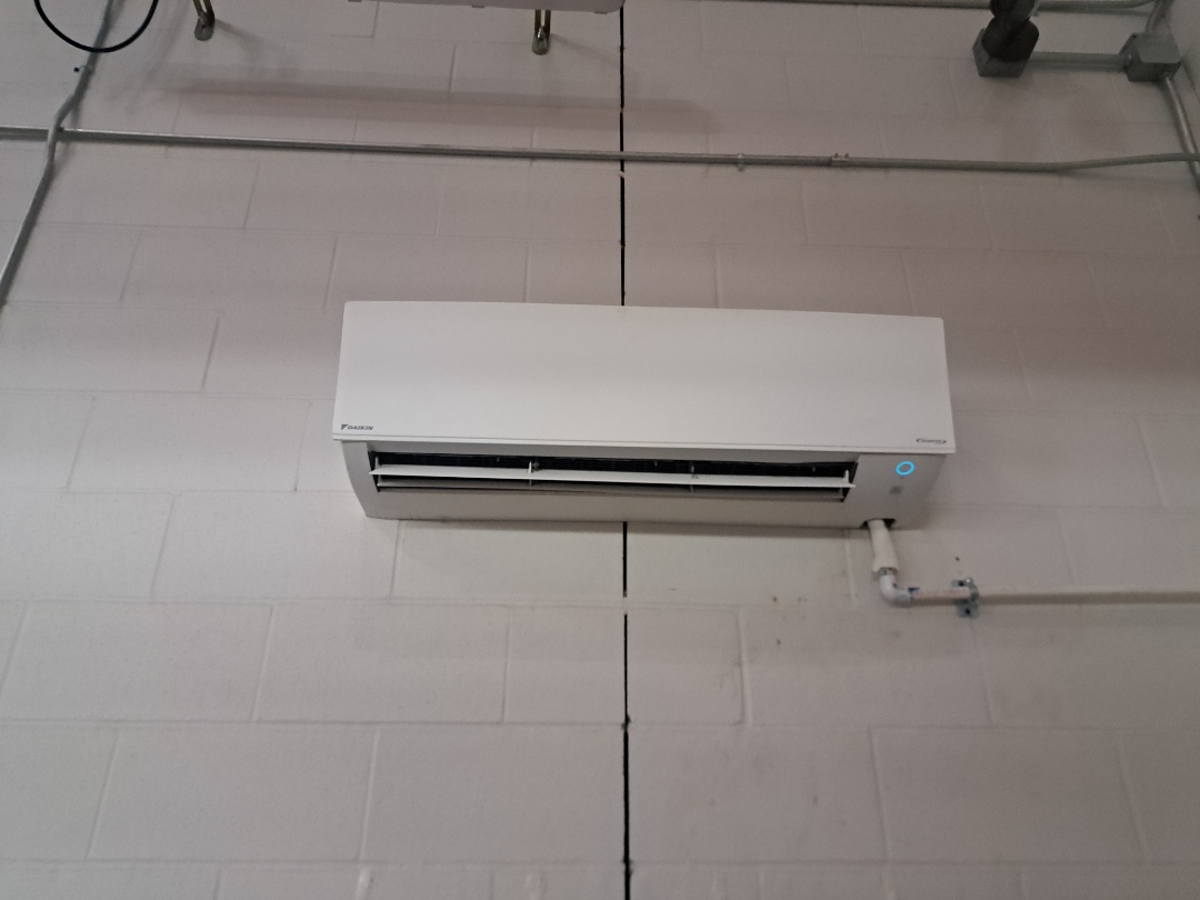 Deep cleaning Daikin Mini Split unit 