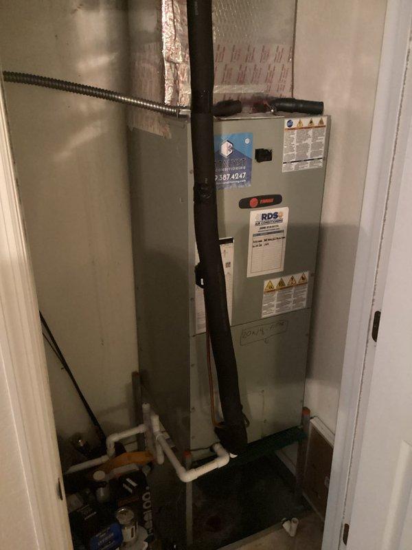Responded to service call for blank thermostat issue on Trane HVAC system. Upon arrival, inspected indoor air handler unit located in mechanical closet and outdoor condenser unit. Performed complete system maintenance as requested, including standard inspection of both indoor and outdoor equipment. Verified proper operation of thermostat communication and system functionality. Discussed membership renewal options with homeowner as previous service agreement had expired.