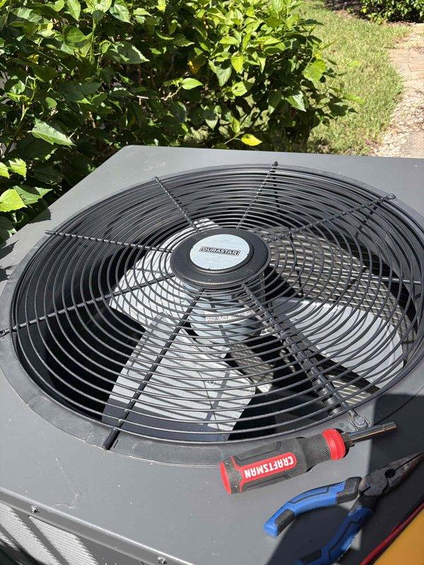 Responded to a no-cool call and found the thermostat calling for cooling with the indoor temperature at 85°F against a 78°F setpoint, with the Wi-Fi connection offline. Inspected the Durastar condenser, noting the fan assembly and cabinet appeared clean and dry with no visible frost, ice, or corrosion, and performed diagnostic checks on the outdoor unit. Findings were relayed to the customer by phone.