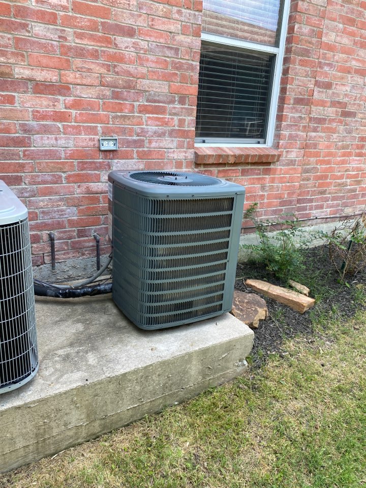 Estimate on replacing a heat pump system 
