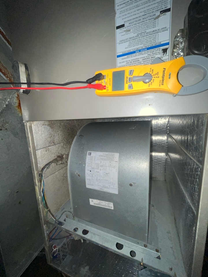 Doing a maintenance on a carrier heat pump