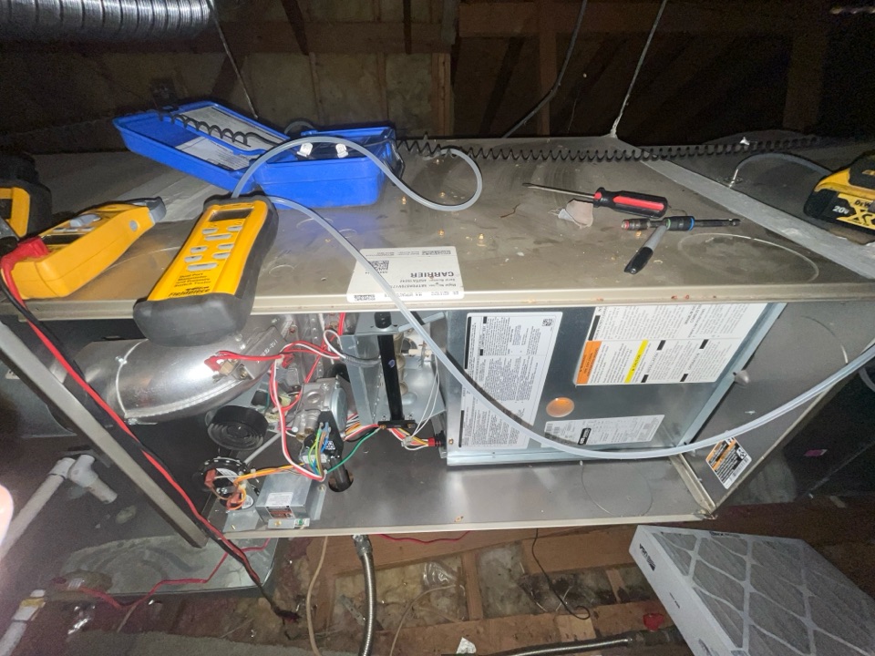 Doing a maintenance on two carrier furnace 