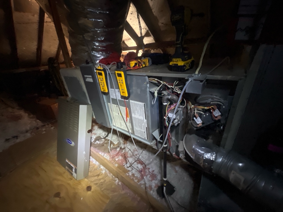 Doing a maintenance on a carrier furnace 