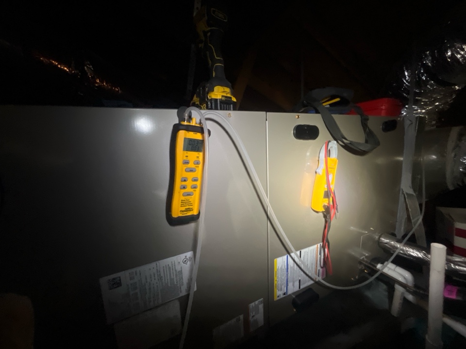 Doing a maintenance on a carrier heat pump